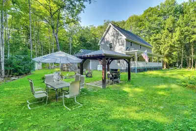 Image de The Locke-ness Pond Cabin in Chesterville!