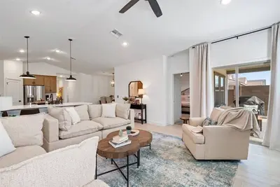 Image de Charming new construction, single family, 4-bedroom home in the West Valley.