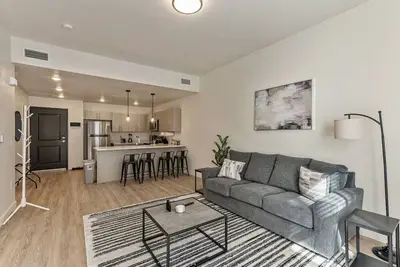Image de Pool + Hot tub | King Bed | Game Room | Parking
