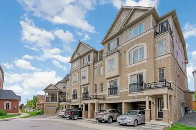 Image de Charming 4-bedroom house with Central air and WiFi in Oshawa