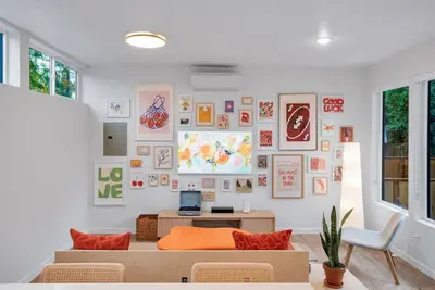 Image de Stylish Duplex Near Alberta Arts District