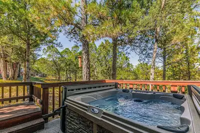 Image de Roaming Elk w/ Hot Tub & Pet Friendly!