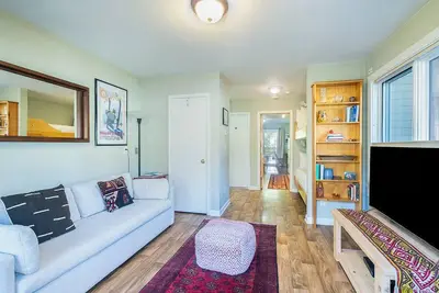 Image de Soak Up Summer with Mountain & River Views from Balcony
