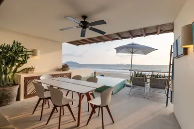 Image de Marea Beachfront Villa A4