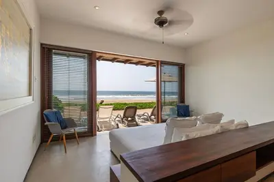Image de Marea Beachfront Villa E21