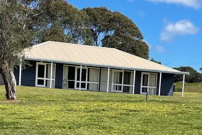 Image de Vannora Six - cute beach bungalows located a short stroll to the beach