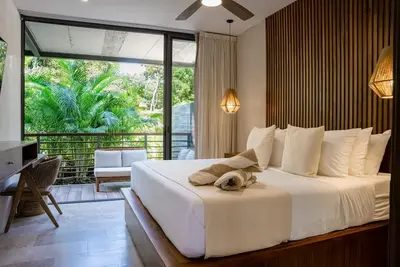 Image de Discover Luxury and Comfort in Tulum’s Heart - Balcony and Full Kitchen