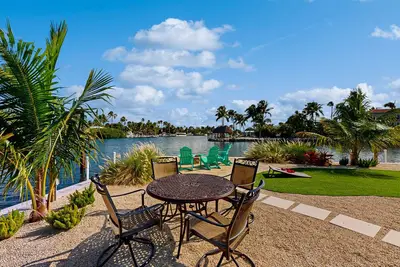 Image de Cozy waterfront home with dock, Bbq, dog friendly, Ac