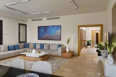 Image de 3-bedroom apartment in sheikh zayed with Ac, WiFi, garden