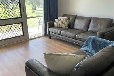 Image de Vannora Seven - stylish beach bungalow just a short stroll the the beach