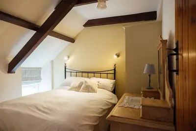 Image de Converted Stone Cottage with indoor swimming pool