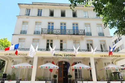 Appartement T4 spacieux 8 couchages face aux Thermes.