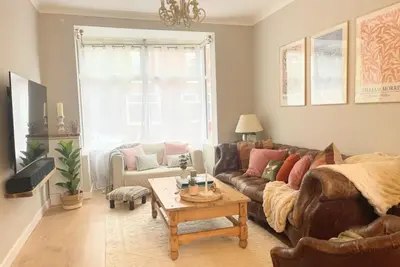 Image de Artistic calm spacious 3 bed home in Old Trafford