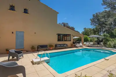 Image de Belle maison de vacances privée avec Wifi, piscine privée, Tv, terrasse et parking