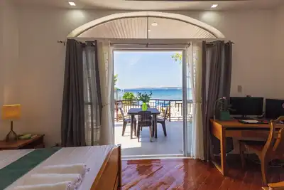 Image de 5-Bedroom Beachfront Mansion in Calatagan with Outdoor Pool