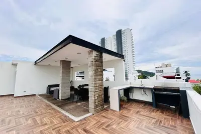 Image de cerca del mar en Zona dorada by Gpsrentas