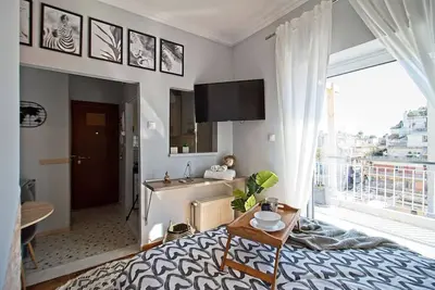 Image de Athenian Sun-Kissed Penthouse with  huge Balcony!