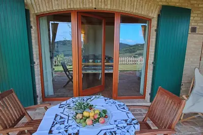 Image de Cottage in Montelabbate With Pool, Garden, Bbq, Parking