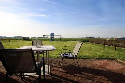 Image de Geraeumige Ferienwohnungen mit Eigener Terrasse, Nessmersiel