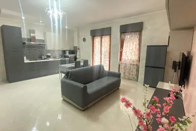 Image de Tastefully furnished apartment in quiet location not far from the center
