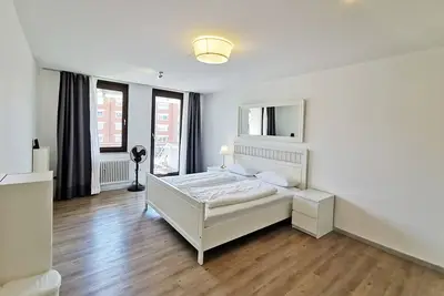 Image de Apartment mit Terrasse im Stadtzentrum