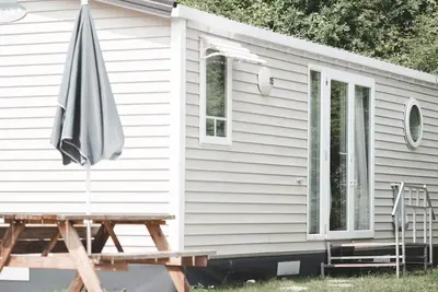 Image de Fine Chalet With Microwave Located in the Ardennes