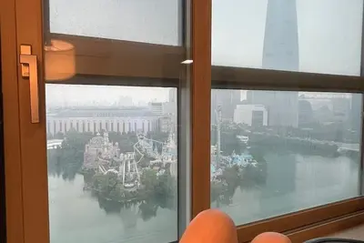 Image de 롯데월드 타워 호수\n4면통창+정면꽉찬 뷰\n흔하지않은주차지원\n전기차 O