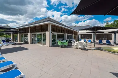 Image de Studio With Sofa bed in the Loire Region