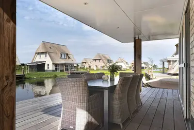 Image de Luxury Villa With a Sauna, at the Tjeukemeer