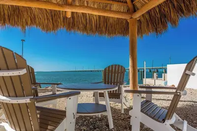 Image de Sea Forever Sunsets On the Ocean all year round 4 bed 3 bath, dock and pool