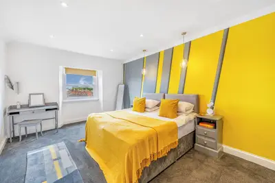 Image de Apartment 4, where luxury meets history!