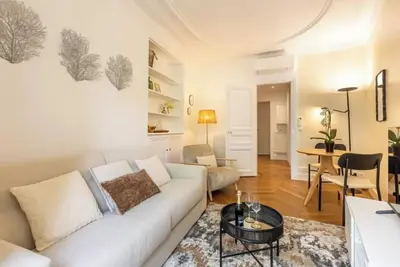 Image de Elegant Parisian retreat near Arc de Triomphe