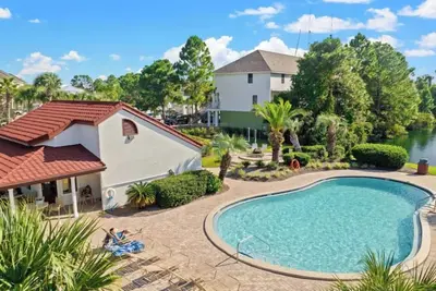 Image de Updated in St Thomas, Short Walk to the Beach, Pool, Boat Dock