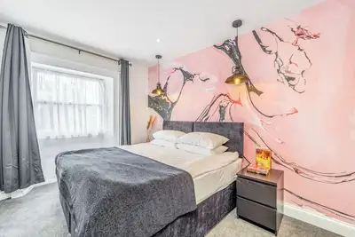 Image de Apartment 3, Elegance Awaits!