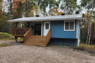 Image de Secluded Nature Home Lots of Wildlife Excellent fishing, hunting, snowmobiling.