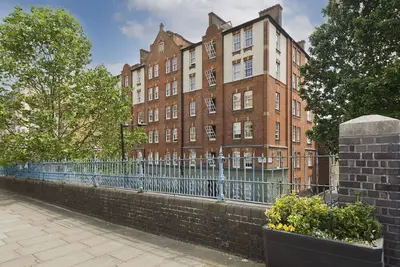 Fabulous three bedroom flat near Marylebone by UnderTheDoormat