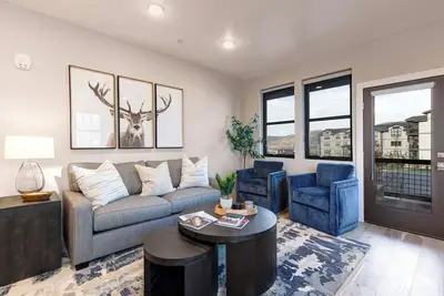 Image de Located within the premier Mayflower community Deer Valley East Village