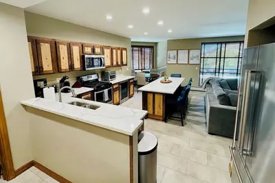 Image de Elegant remodeled 3bd 2ba in the heart of Avon. Just minutes from Beaver Creek.