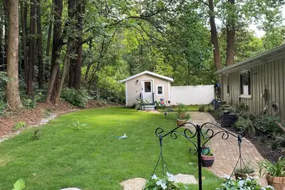 Image de Cozy 2br Home w/ Office, Gym, & Backyard Near Trails, Parks, and Atlanta Fun