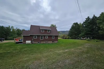 Image de Bayview Hideaway with a great mountains view and large peaceful property.