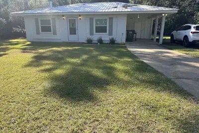 Image de 2-bedroom house in charming Foley with Ac, WiFi. Relax and unwind