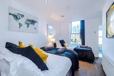 Private garden maisonette near Anfield