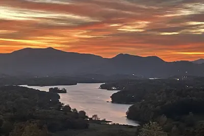 Image de Stunning Lake & Mountain Views w/ Cozy Hot Tub & Porch!