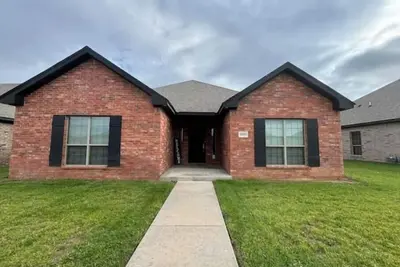 Image de [9109] Brand New home, 3br, 2ba, 2 Car Garage.