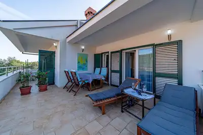 Image de Superbe appartement 1 chambre à Broce