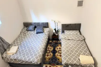 Image de Entire Studio with 3 beds -20 mins from London Bridge and London Gatwick Airport