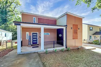 Image de Gorgeous 4-bedroom house plus office with Views of Charlotte