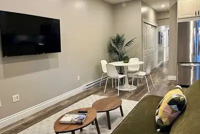 Image de Beautiful and Central  - 2 bedroom, 2 Bath Apartment located in lovely Halifax!