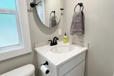 Image de Brand New! Eagle's Nest Tiny House