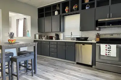 Image de Modern 2 Bedroom 1 Bathroom Home